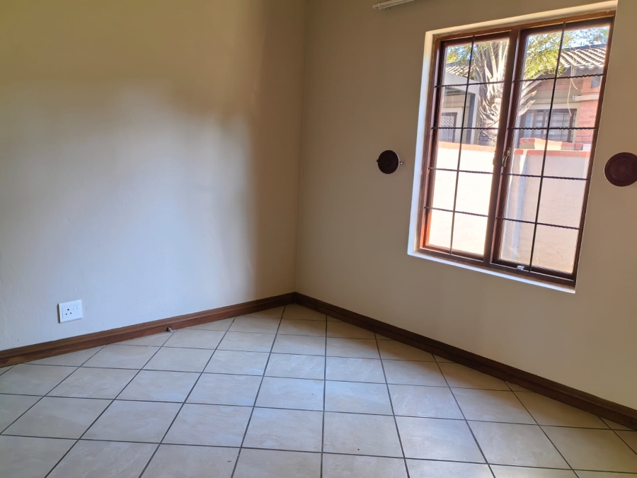 To Let 3 Bedroom Property for Rent in Waterval East North West